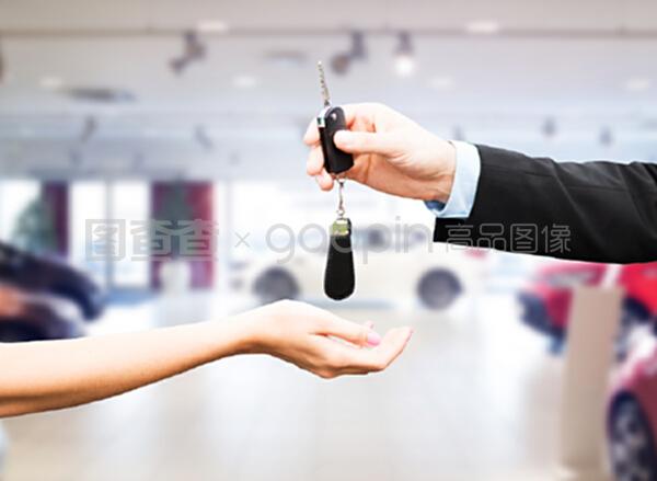 汽车销售新篇章 从钥匙交付到终身服务的价值传递